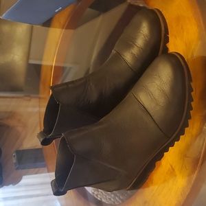 Sorel Harlow Chelsea bootie size 7